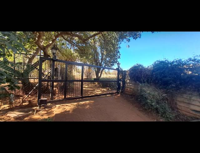 3.50HA SMALLHOLDING FOR SALE IN BOSCHFONTEIN AH
